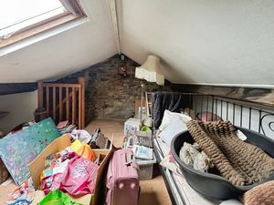 Loft room- click for photo gallery